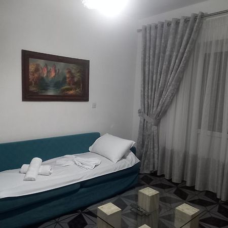 Goni Guest House Sarande Exterior photo