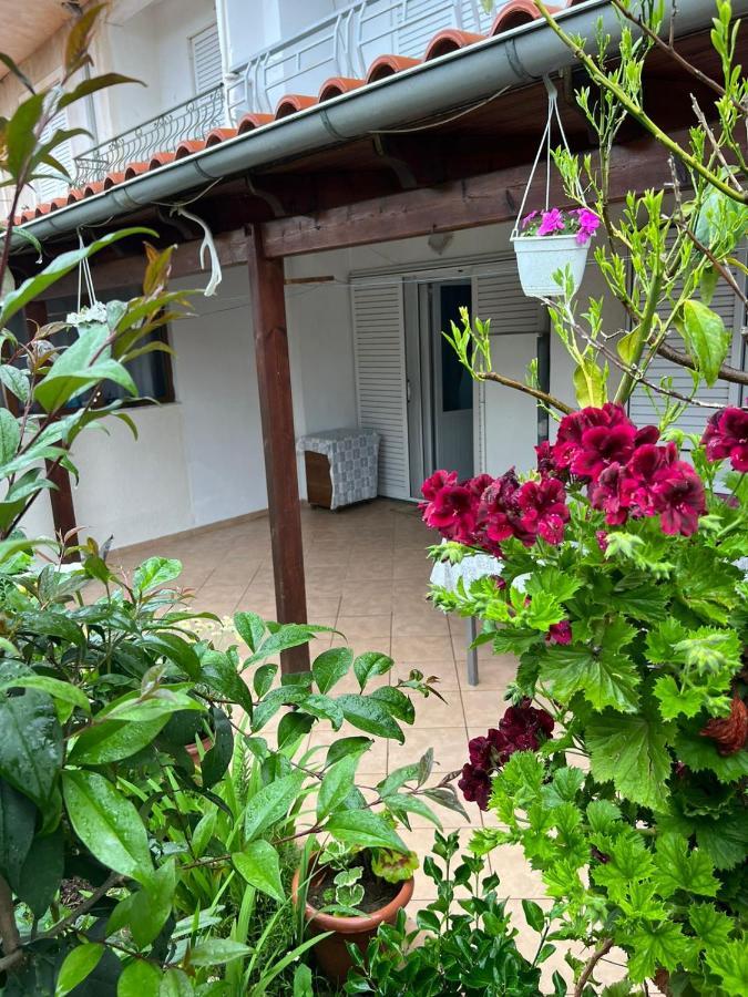 Goni Guest House Sarande Exterior photo
