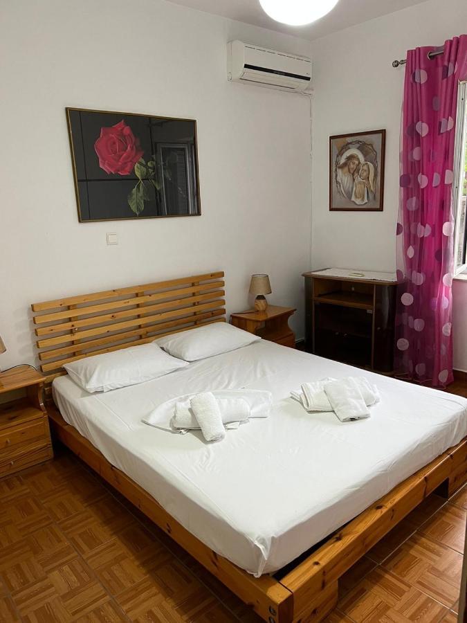 Goni Guest House Sarande Exterior photo