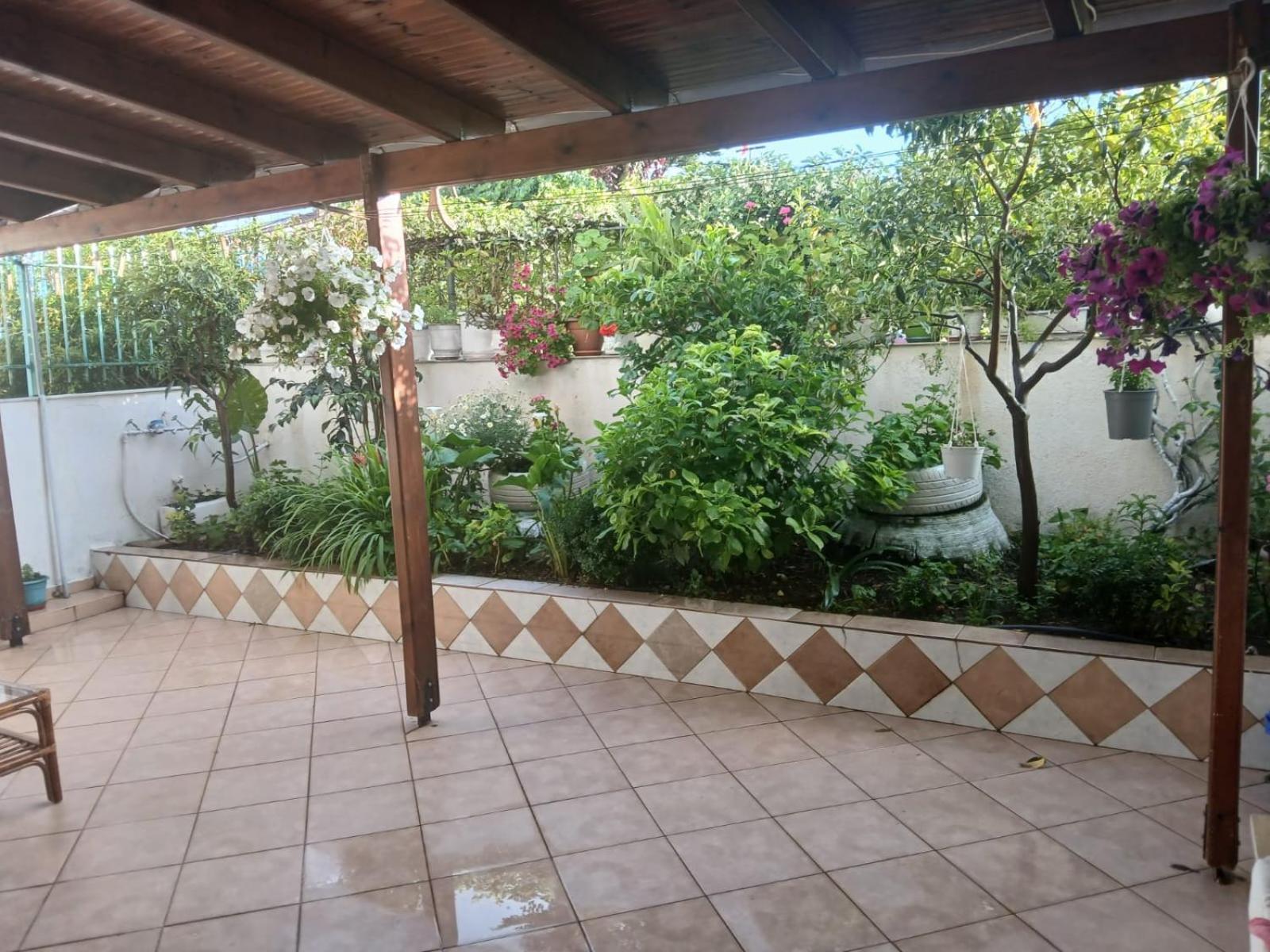 Goni Guest House Sarande Exterior photo